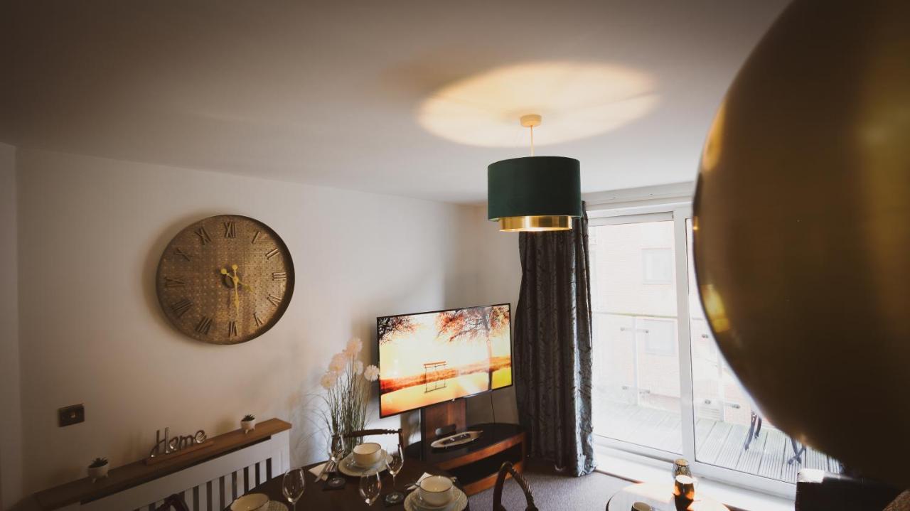 High Street - 2Bd Apt - King Beds - Parking - Wise Stays 南安普敦 外观 照片
